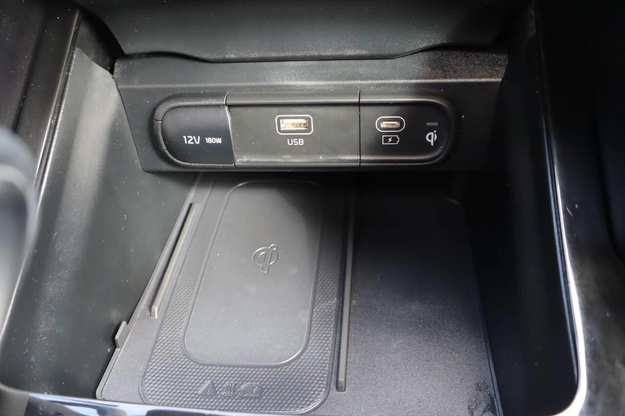 Used 2025 Kia Telluride AWD image 22