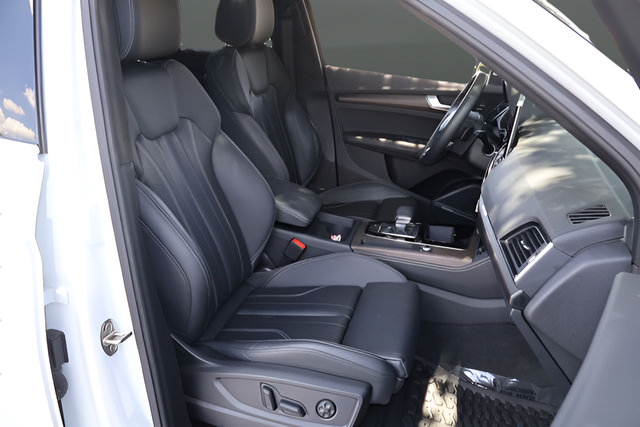 Used 2023 Audi Q5 2.0T Premium Plus w/ Premium Plus Package AWD/4WD image 19