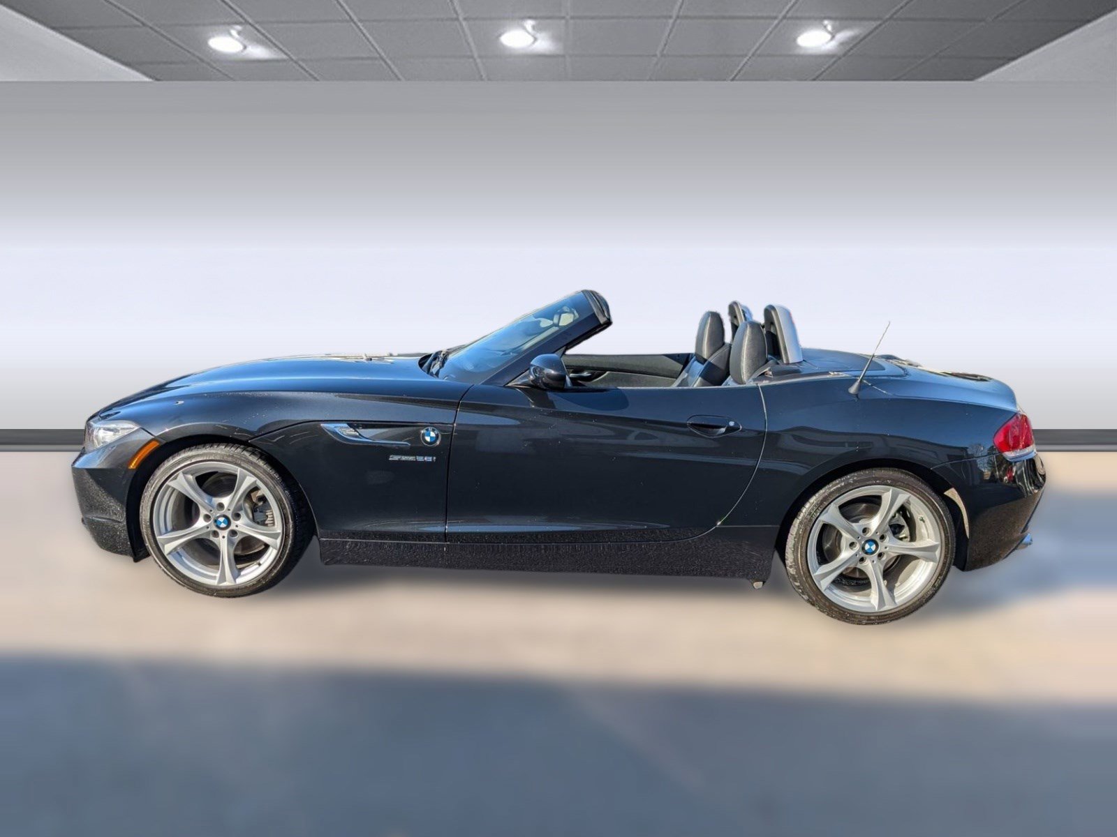 Used 2016 BMW Z4 sDrive28i image 2