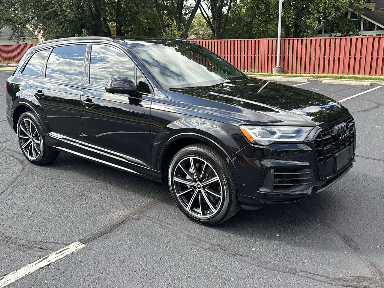 Used 2021 Audi Q7 3.0T Premium Plus w/ Premium Plus Package AWD/4WD image 1