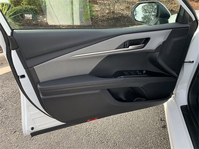 Used 2025 Toyota Camry SE image 17