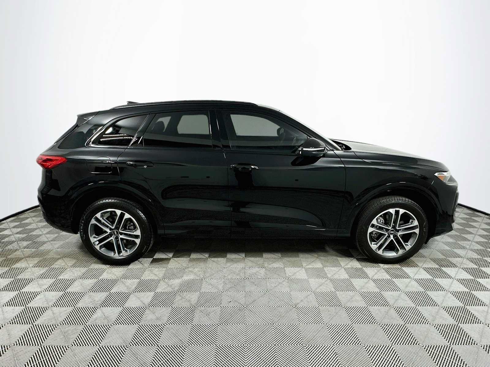 New 2026 Audi Q5 2.0T AWD/4WD image 8