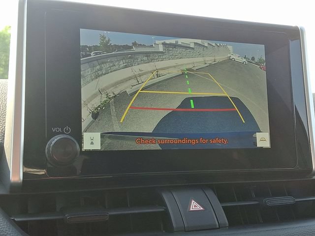 Used 2025 Toyota RAV4 XLE AWD/4WD image 17