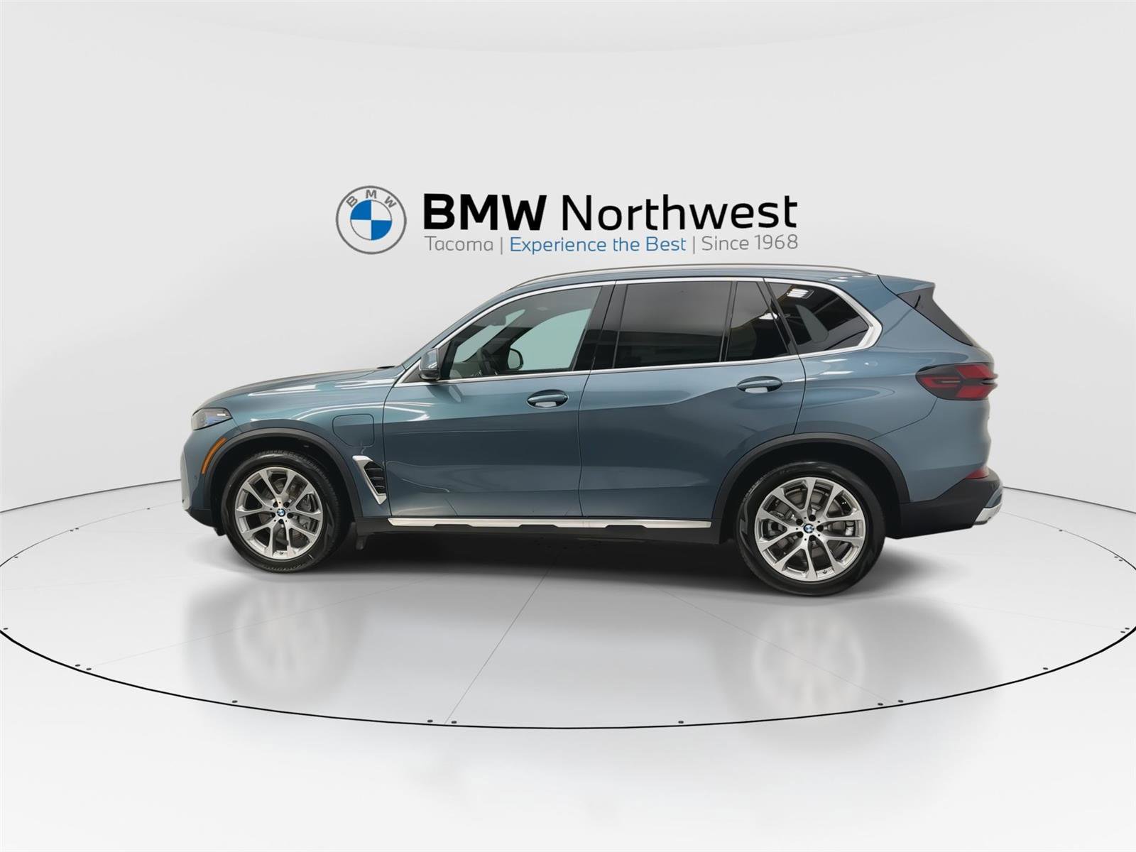 New 2026 BMW X5 xDrive50e w/ Climate Comfort Package image 11