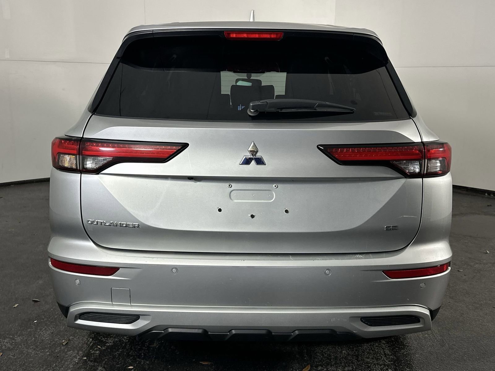 Used 2023 Mitsubishi Outlander SE AWD/4WD image 7