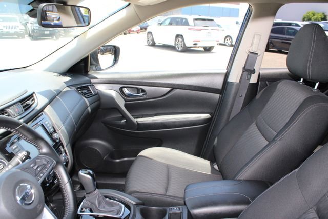 Used 2020 Nissan Rogue SV AWD/4WD image 34