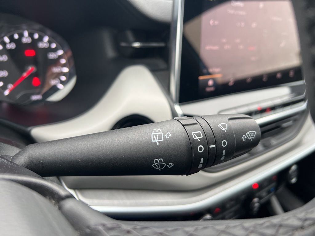 Used 2025 Jeep Compass Limited image 13