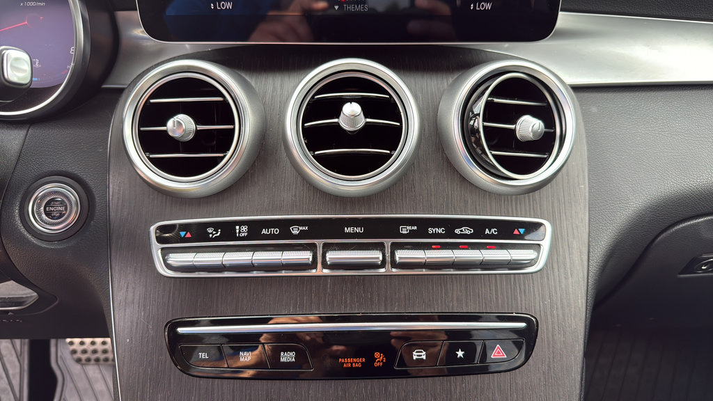 Used 2020 Mercedes-Benz GLC 300 4MATIC image 35