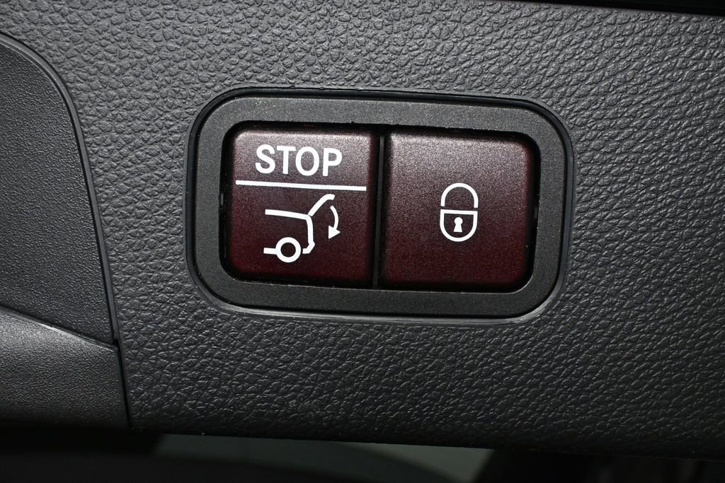 Certified 2018 Mercedes-Benz GLC 300 image 30