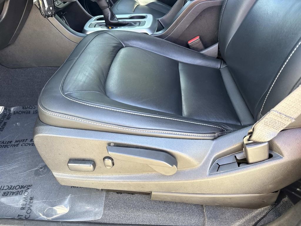 Used 2020 Chevrolet Colorado LT w/ Luxury Package RWD image 28