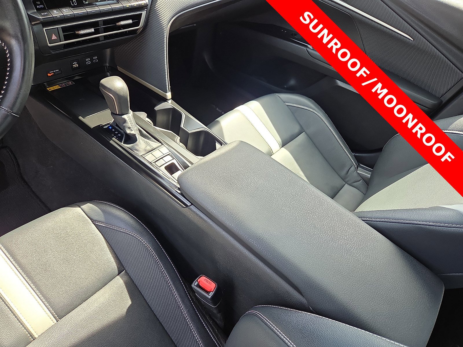 Used 2025 Toyota Camry SE w/ Convenience Package image 25