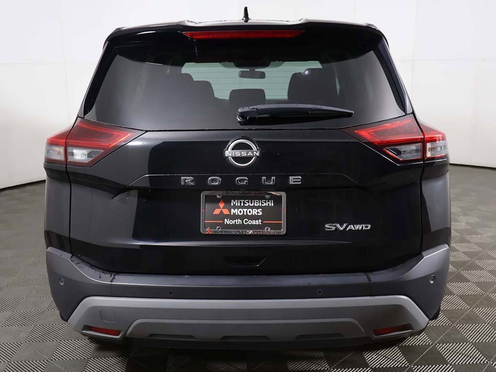 Used 2023 Nissan Rogue SV image 10