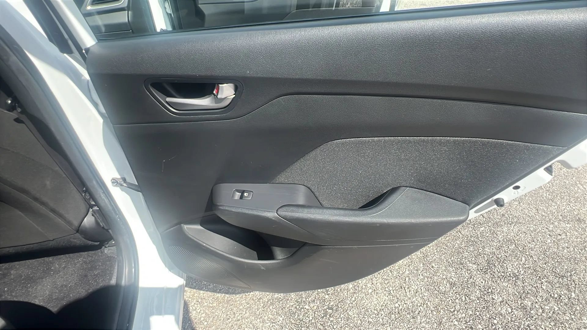 Used 2018 Hyundai Accent SE FWD image 27