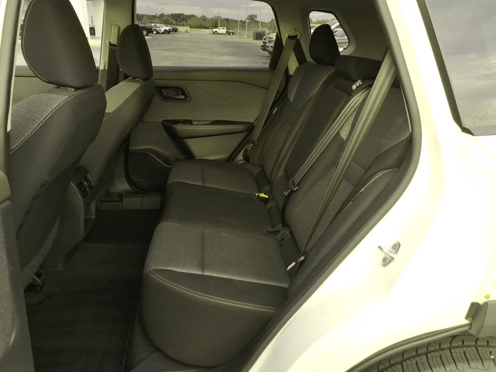 Used 2022 Nissan Rogue S AWD/4WD image 7