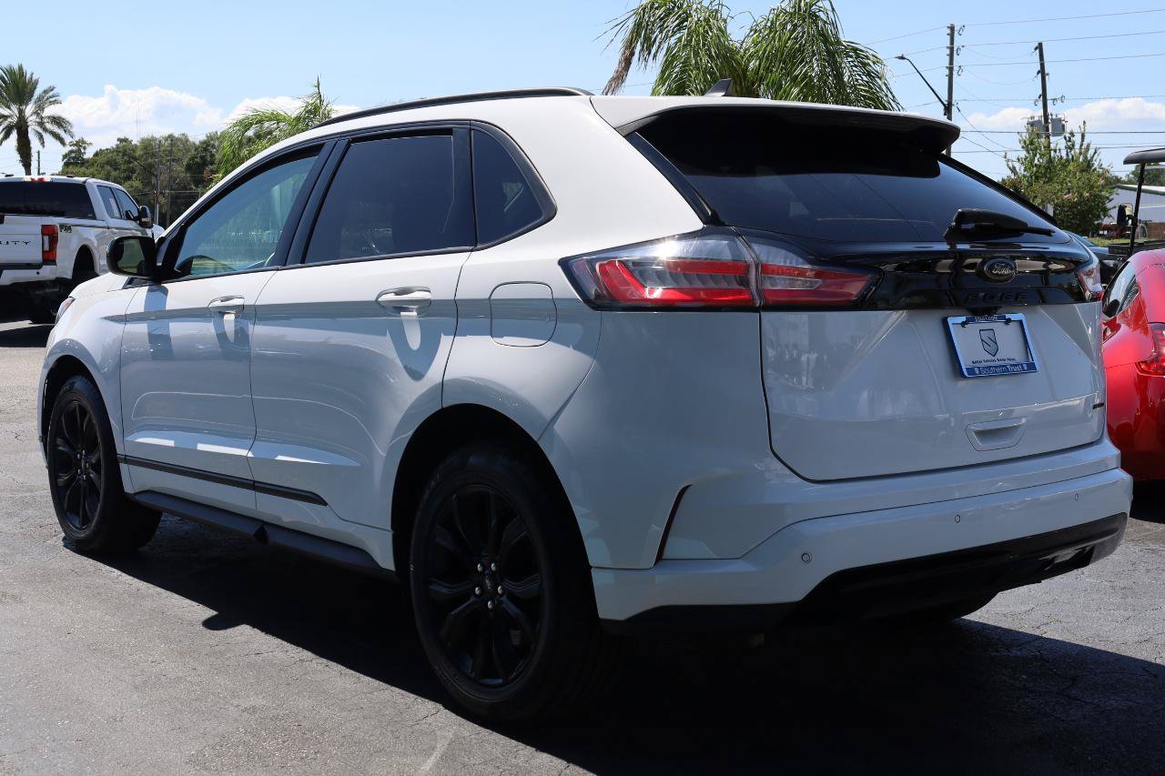 Used 2022 Ford Edge SE w/ Black Appearance Package AWD/4WD image 3