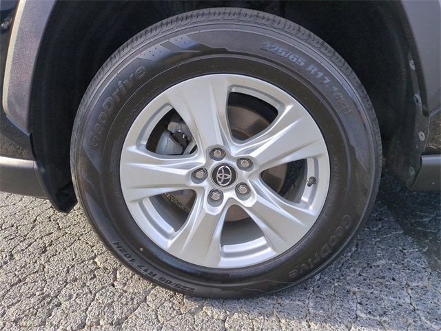 Used 2021 Toyota RAV4 XLE image 10