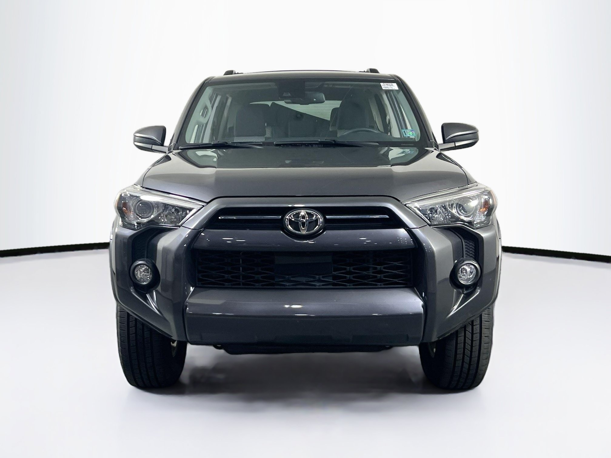 Used 2020 Toyota 4Runner SR5 AWD/4WD image 2
