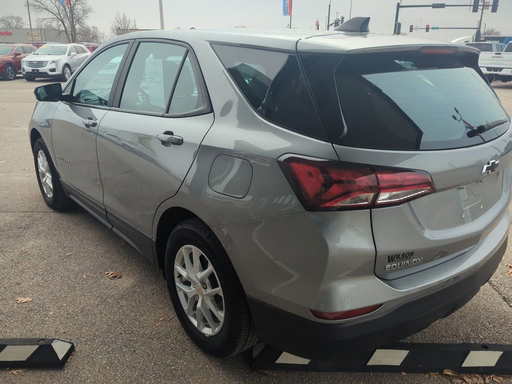 Used 2023 Chevrolet Equinox LS image 5