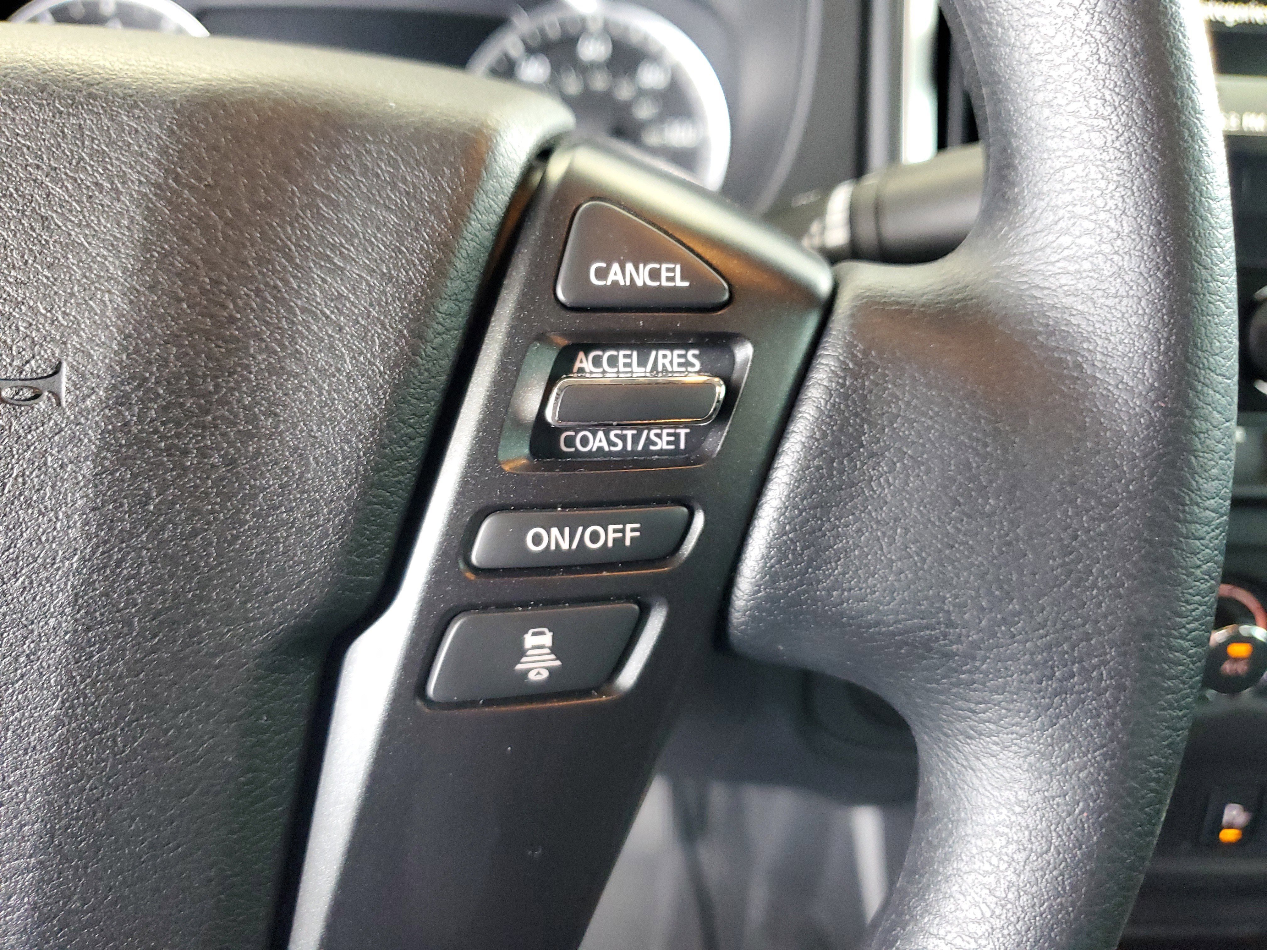 Used 2025 Nissan Frontier SV image 21