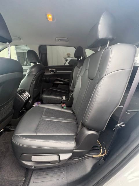 Used 2023 Kia Sorento EX FWD image 9