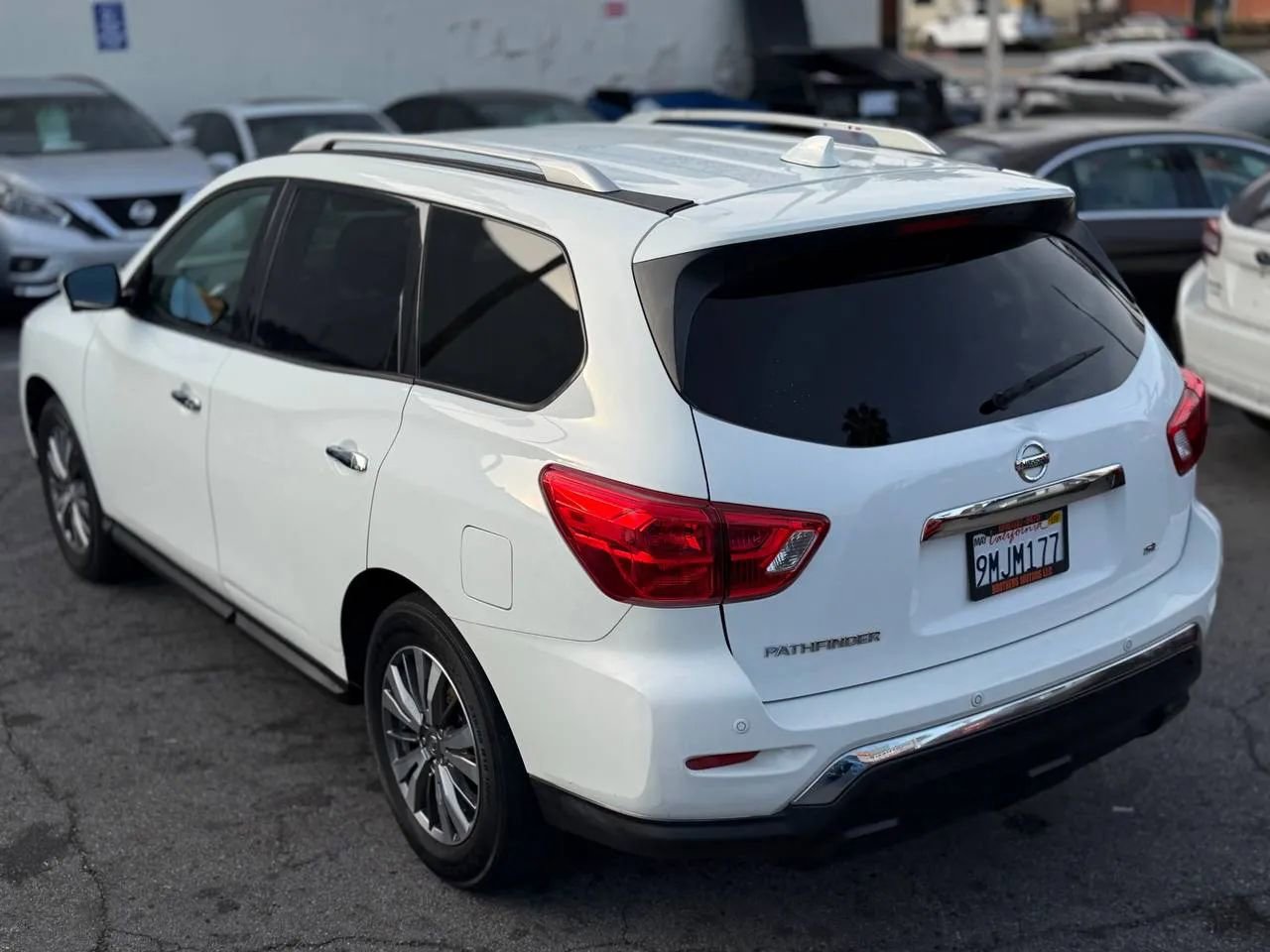 Used 2019 Nissan Pathfinder SL image 11