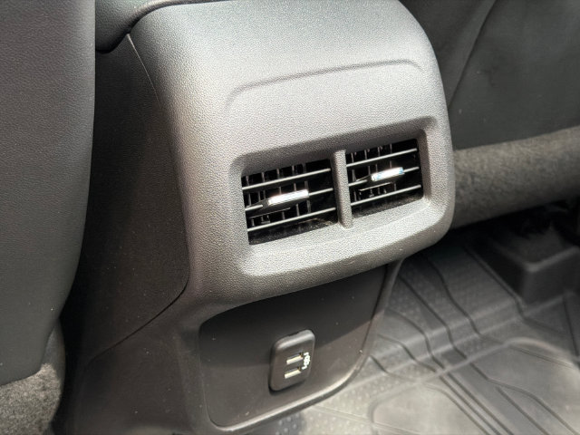 Used 2022 Chevrolet Equinox RS w/ RS Leather Package FWD image 23