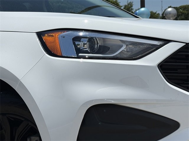 Used 2024 Ford Edge SE w/ Black Appearance Package image 3