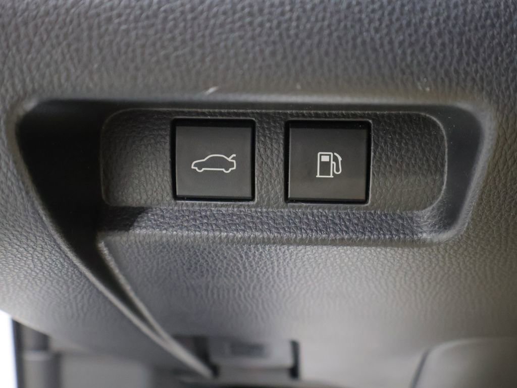 Used 2024 Toyota Crown Limited image 33