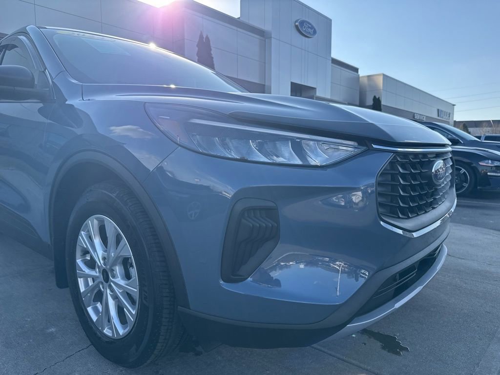 Used 2024 Ford Escape Active w/ Cold Weather Package image 6