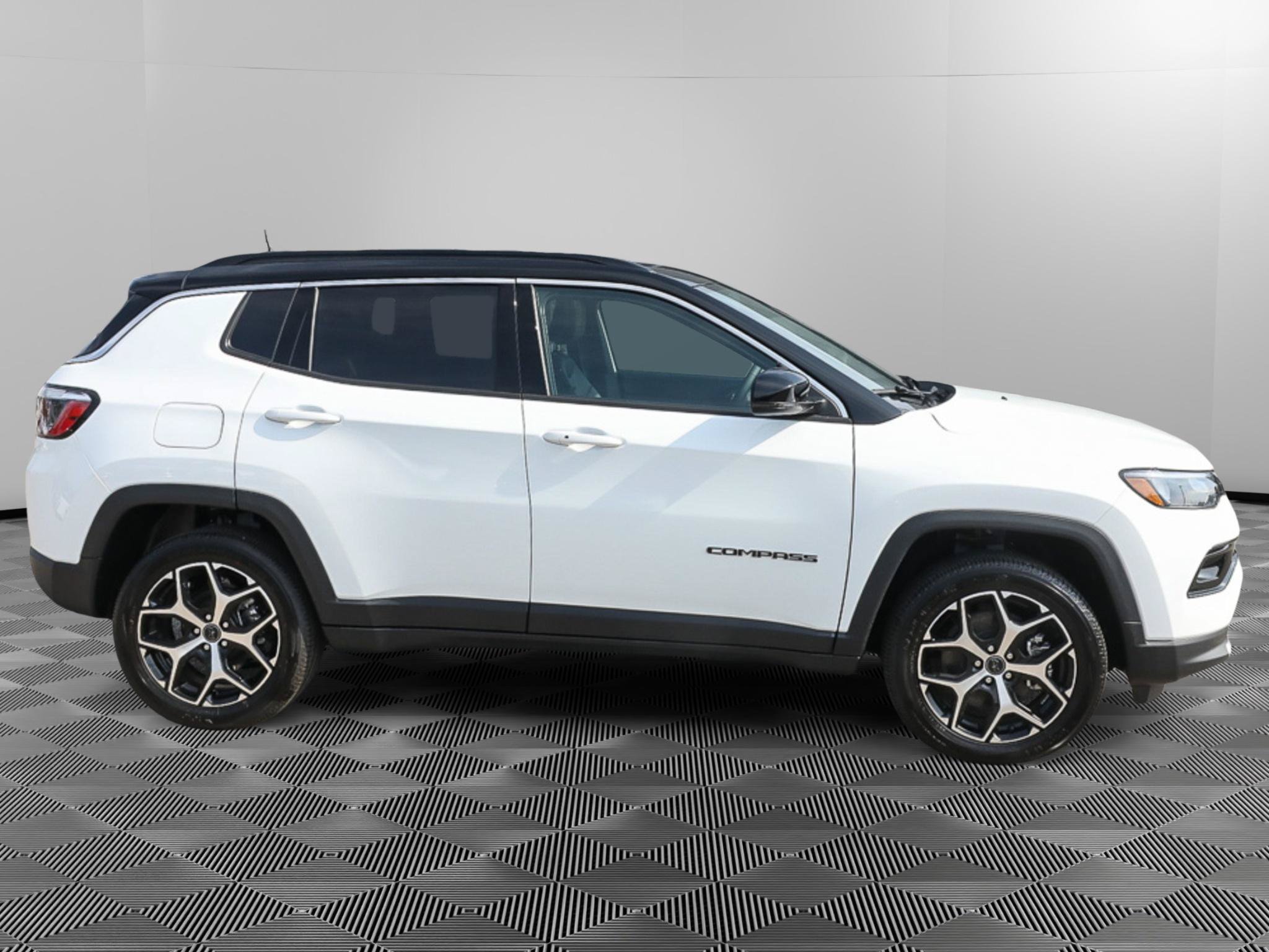 New 2026 Jeep Compass Limited w/ Sun, Sound & Navigation Group AWD/4WD image 9