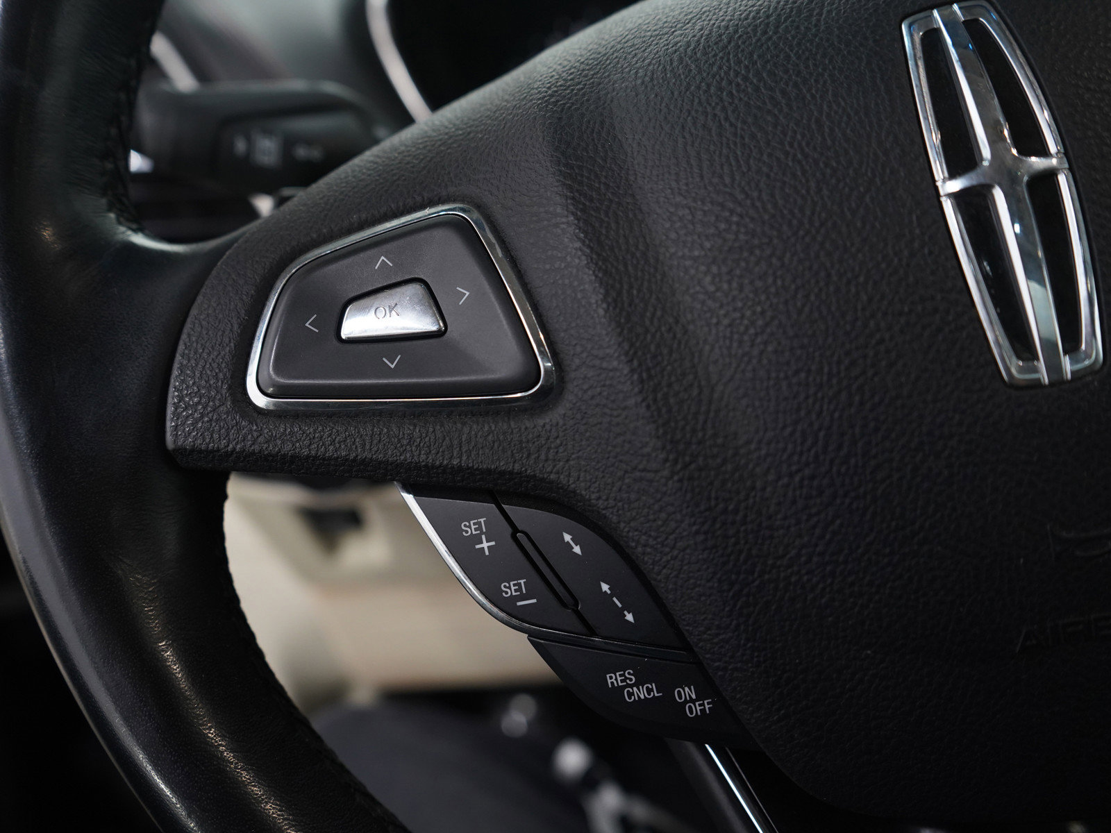 Used 2018 Lincoln MKX Black Label w/ Driver Assistance Package image 28