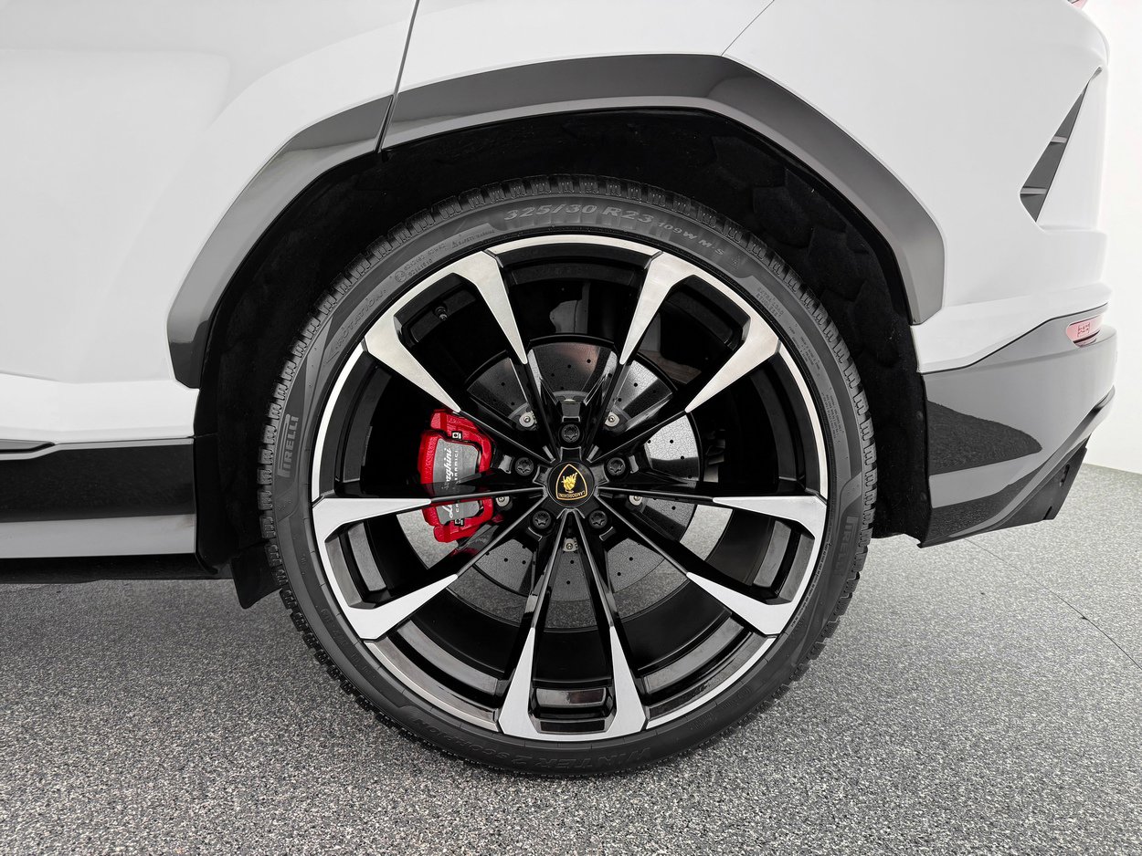 Used 2021 Lamborghini Urus image 35