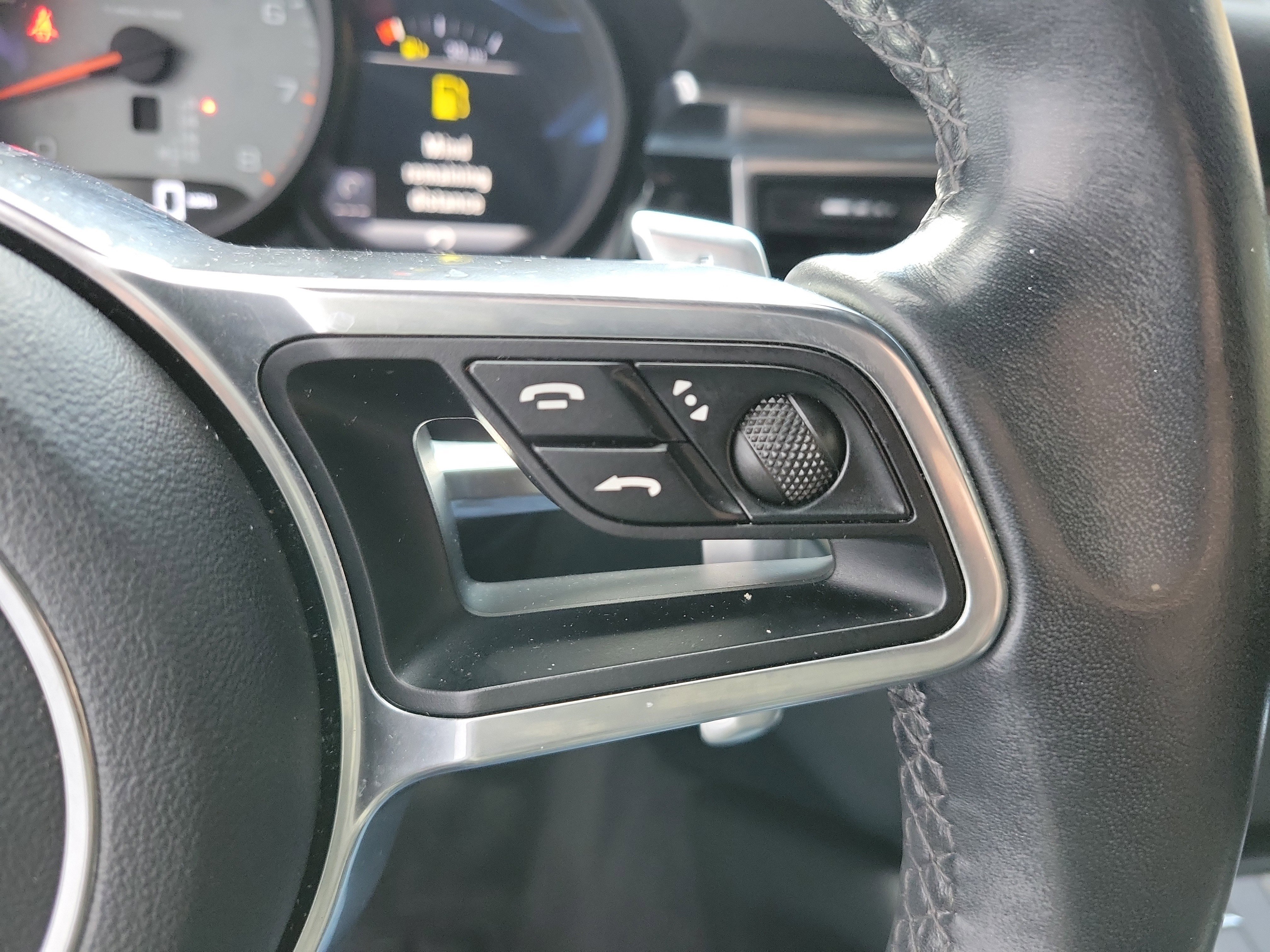 Used 2016 Porsche Macan S image 24