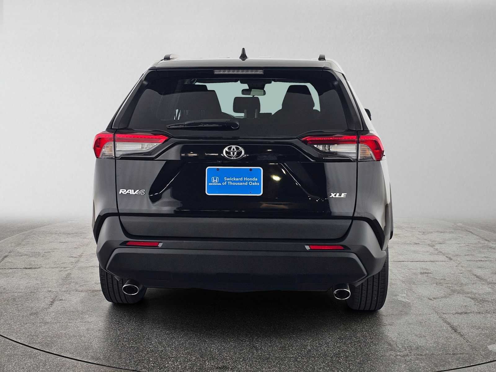 Used 2024 Toyota RAV4 XLE FWD image 4