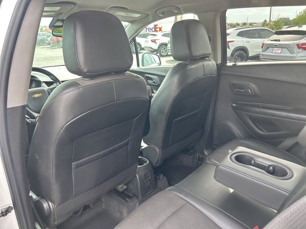 Used 2022 Chevrolet Trax LT w/ LT Convenience Package image 37