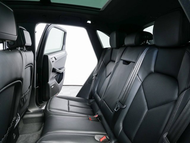 New 2026 Porsche Macan image 20