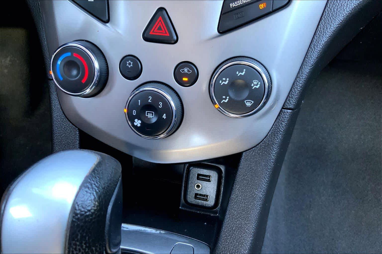 Used 2019 Chevrolet Sonic LT FWD image 33