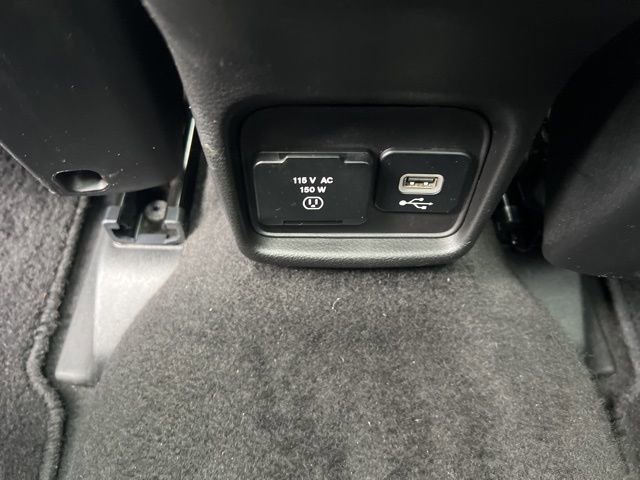 Used 2018 Jeep Compass Limited w/ Navigation Group AWD/4WD image 23