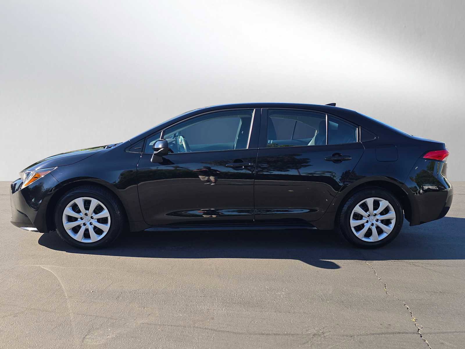 Certified 2025 Toyota Corolla LE image 6