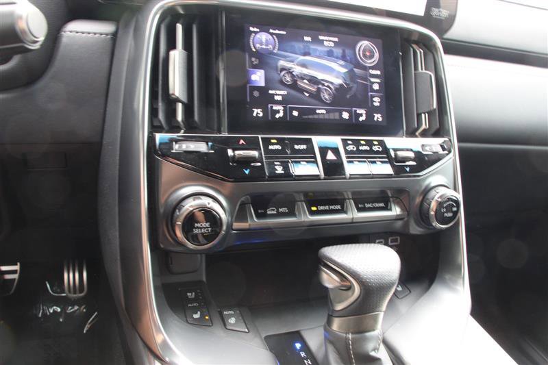 Used 2024 Lexus LX 600 F Sport image 15