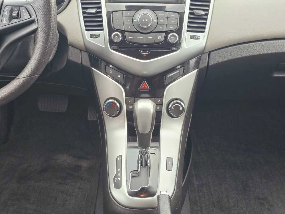 Used 2014 Chevrolet Cruze LS FWD image 14
