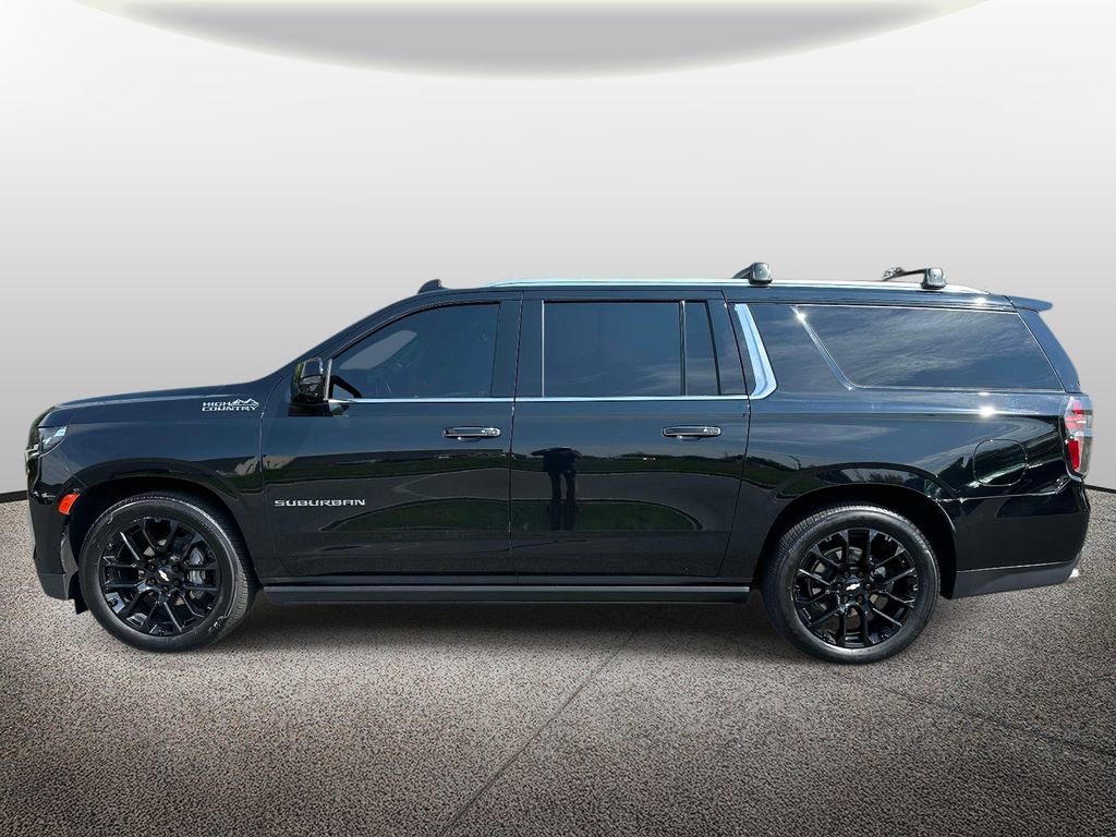 Used 2023 Chevrolet Suburban High Country AWD/4WD image 3