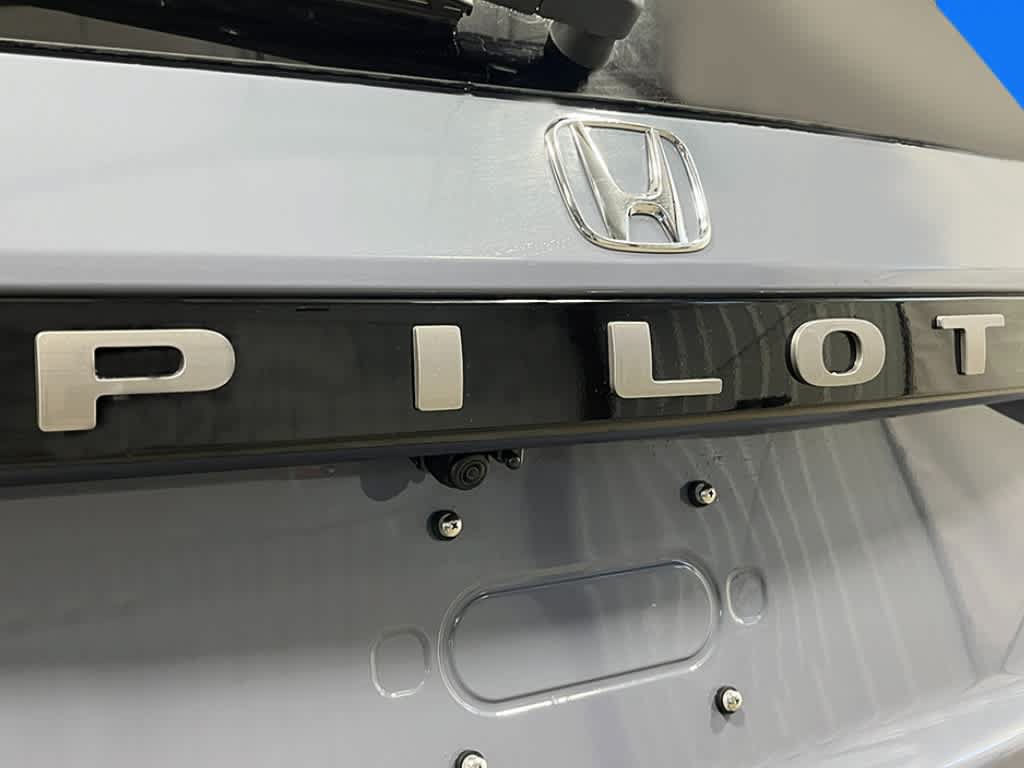 New 2026 Honda Pilot Touring image 7