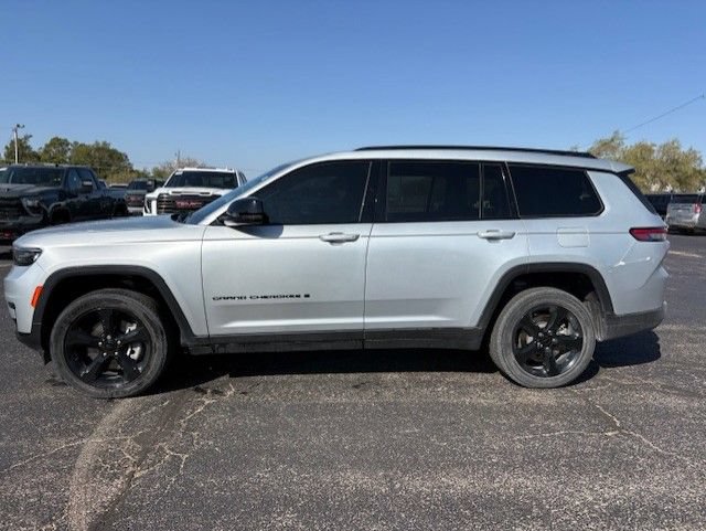 Used 2024 Jeep Grand Cherokee L Altitude AWD/4WD image 3