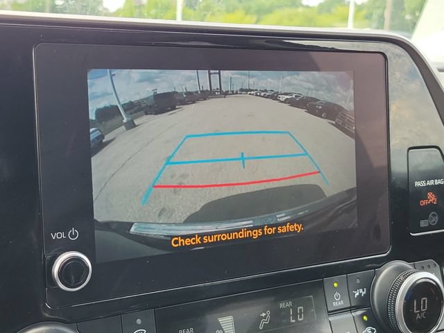 Used 2023 Toyota Highlander XLE AWD/4WD image 30