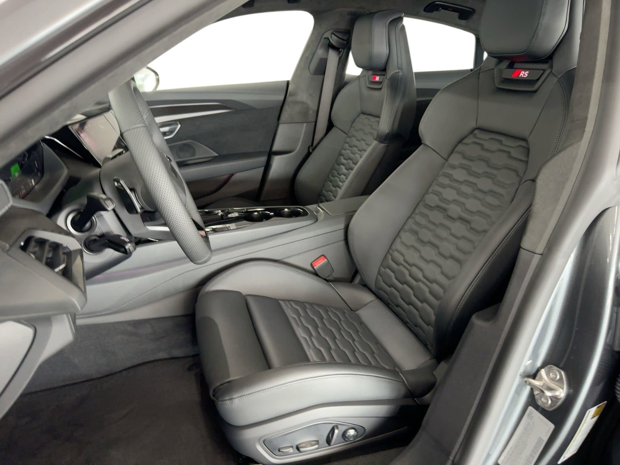 New 2026 Audi RS e-tron GT performance image 5