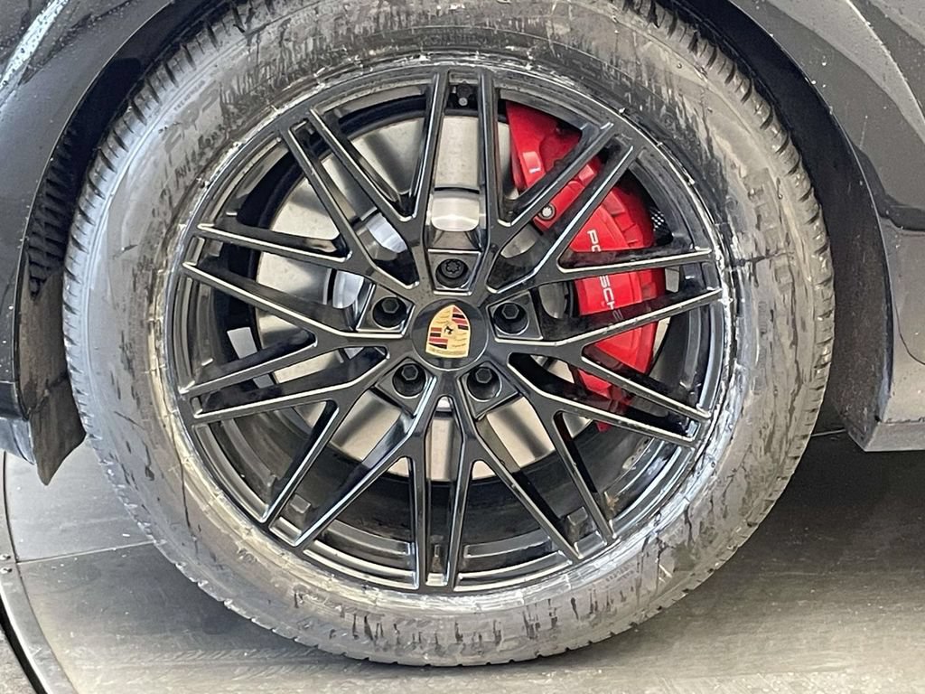 Certified 2025 Porsche Cayenne GTS AWD/4WD image 11