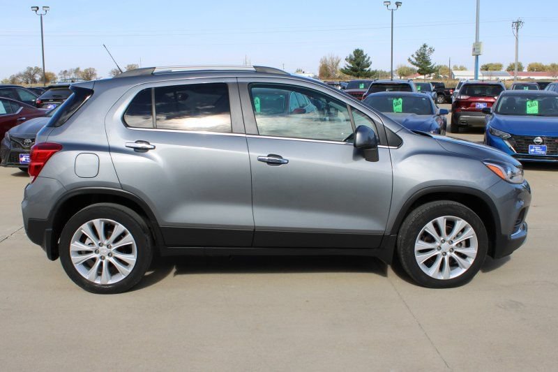 Used 2020 Chevrolet Trax Premier w/ LPO, Protection Package AWD/4WD image 4