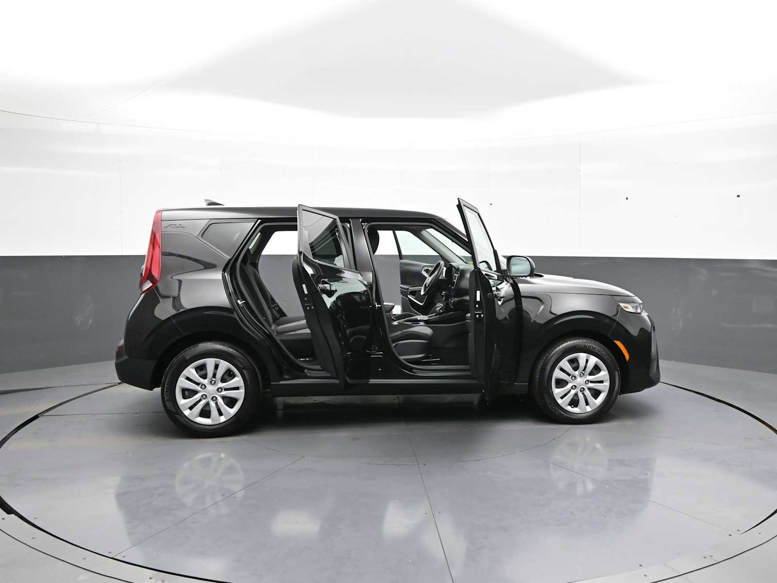 Used 2022 Kia Soul LX FWD image 40