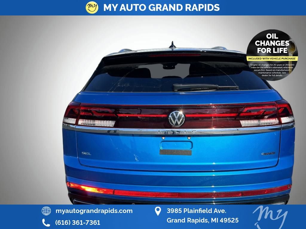 Used 2024 Volkswagen Atlas Cross Sport SEL R-Line image 5